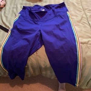 2 pairs of work out leggings